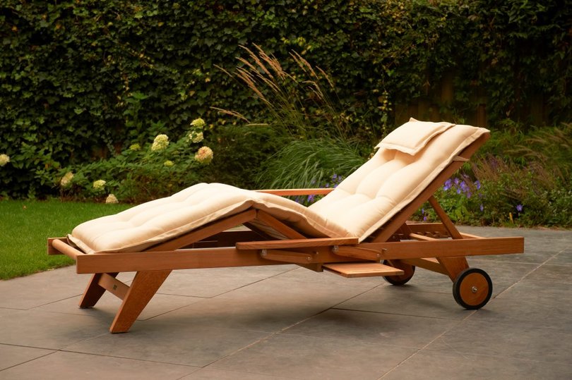 Leah-lounger-traditional-teak-8.jpg