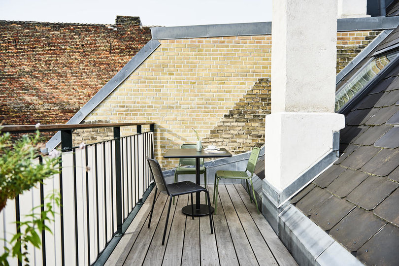 th_Copenhagen_citychair_Go-table_roofterrace.jpg