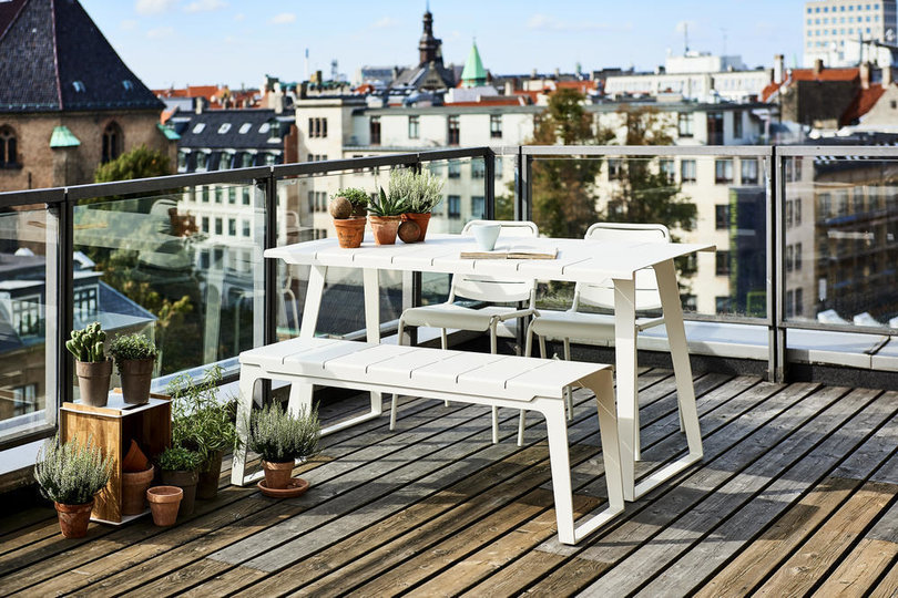 th_Copenhagen_table_bench_city_white_roofterrace_2.jpg