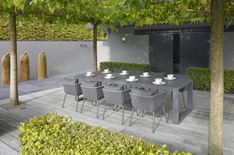 th_2018 Borek rope Valldemossa chair - alu Vitoria table Studio Borek.jpg