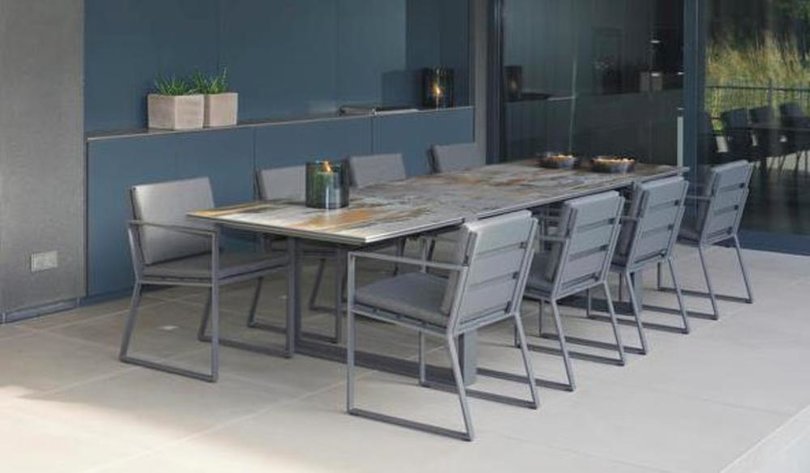 th_th_2018 Borek Dekton Faro table Bertram Beerbaum - alu Samos chair Wolterinck.jpg