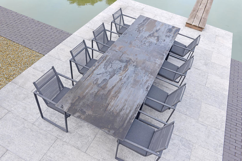 th_th_2018 Borek Dekton Faro table Bertram Beerbaum - rope Andria chair Studio Borek.jpg