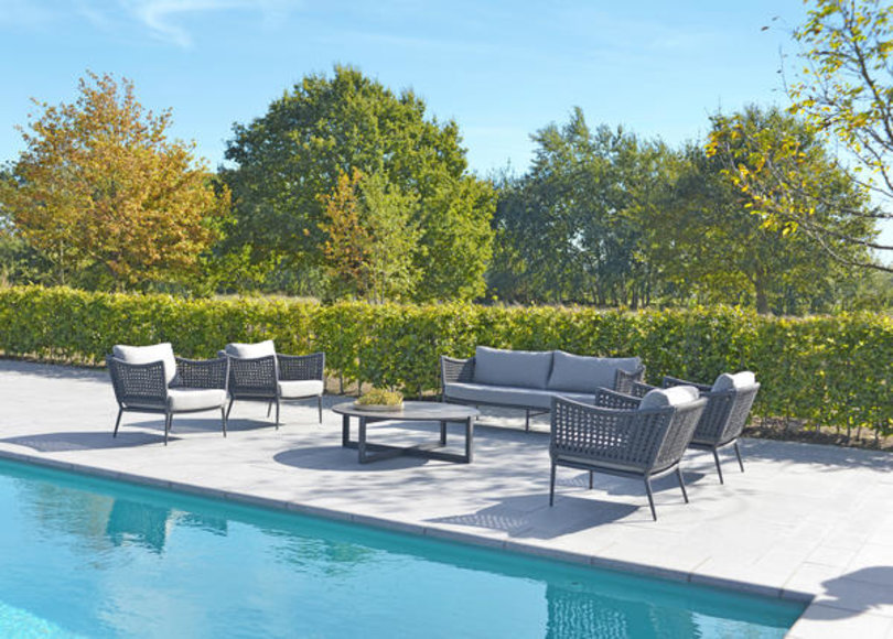 th_2019 Borek Ardenza belt Estoril lounge chair & sofa Studio Borek - Dekton Faro coffee table Bertram Beerbaum.jpg
