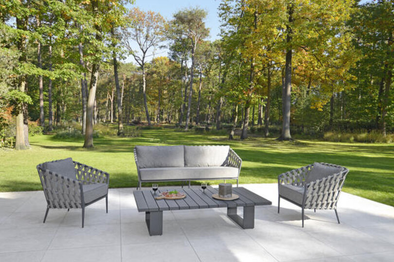 th_2019 Borek Ardenza belt Tavira lounge chair & sofa Studio Borek - Alu Samos coffee table Studio Borek (front view).jpg