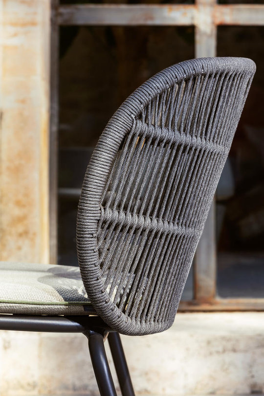 VincentSheppard_KodoDiningChairDetail_CushElenaAlmond_MatchaGreen_XL1_HR.jpg