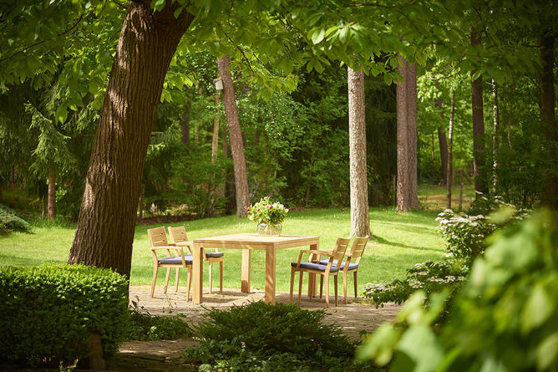 traditional teak Grace_table_stacking_cushions.jpg