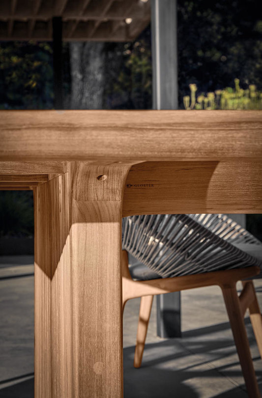 Gloster Deckdeck dining table detail_1.jpg