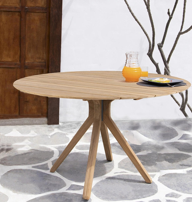 Traditional TeakCarmen-table-132-cm.jpg