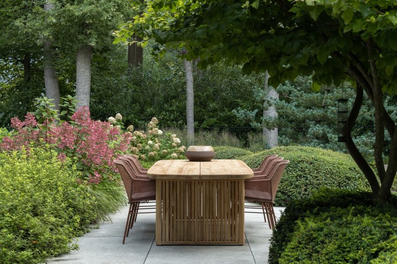 Daley met tafel.jpg