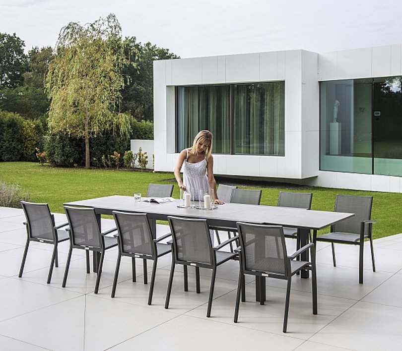 JK LIVORNO table alu charc mat + Sevilla chairs_medium.jpg