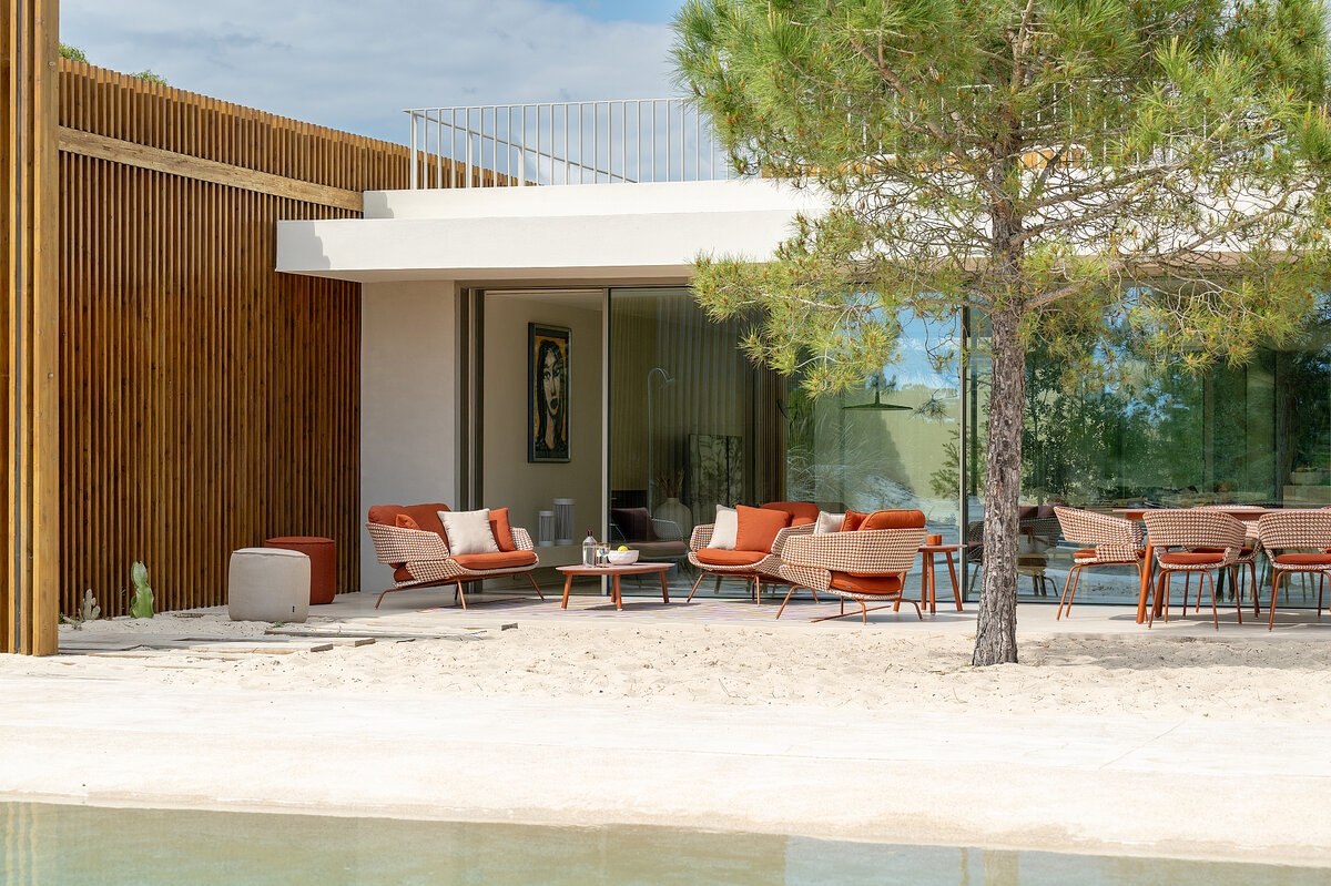 Phil Sofa 2 seat incl. kussens van Jati Kebon | Werpsterhoeke