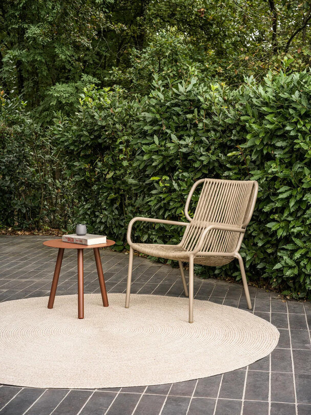 vincent sheppard inline_large__vincent-sheppard-ribbon-lounge-chair-taupe-sand-lilo-side-table-rust-hr.jpg