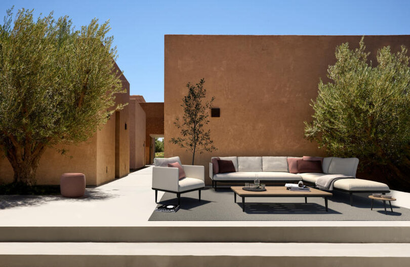 th_STYLETTO LOUNGE - RUG 2543 - STYLETTO 40TL SIDE TABLE.jpg