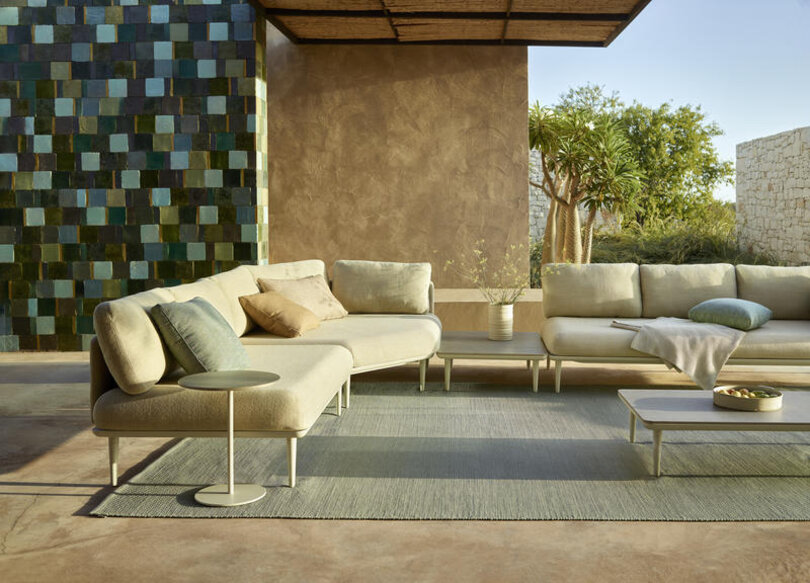 th_STYLETTO LOUNGE - BUTLER 40TXH.jpg